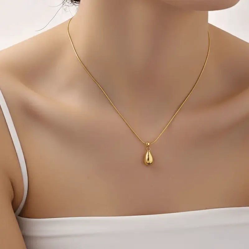 Alvora Bellora 18K gold waterproof, skin-friendly, tarnish-free modern drop necklace on a snake chain