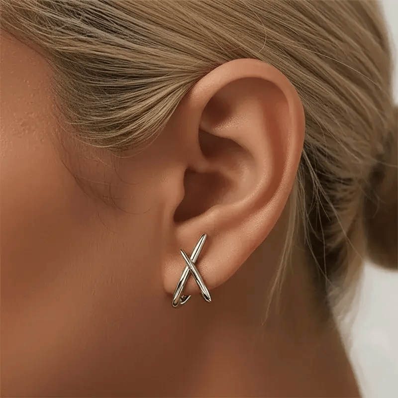 Alvora Naska Silver Stud Earrings – Waterproof, Tarnish-Free, Modern Jewelry