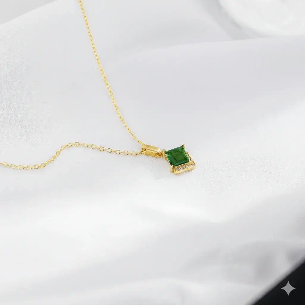Alvora Verdessa Necklace – Vintage Gold, Modern Shine