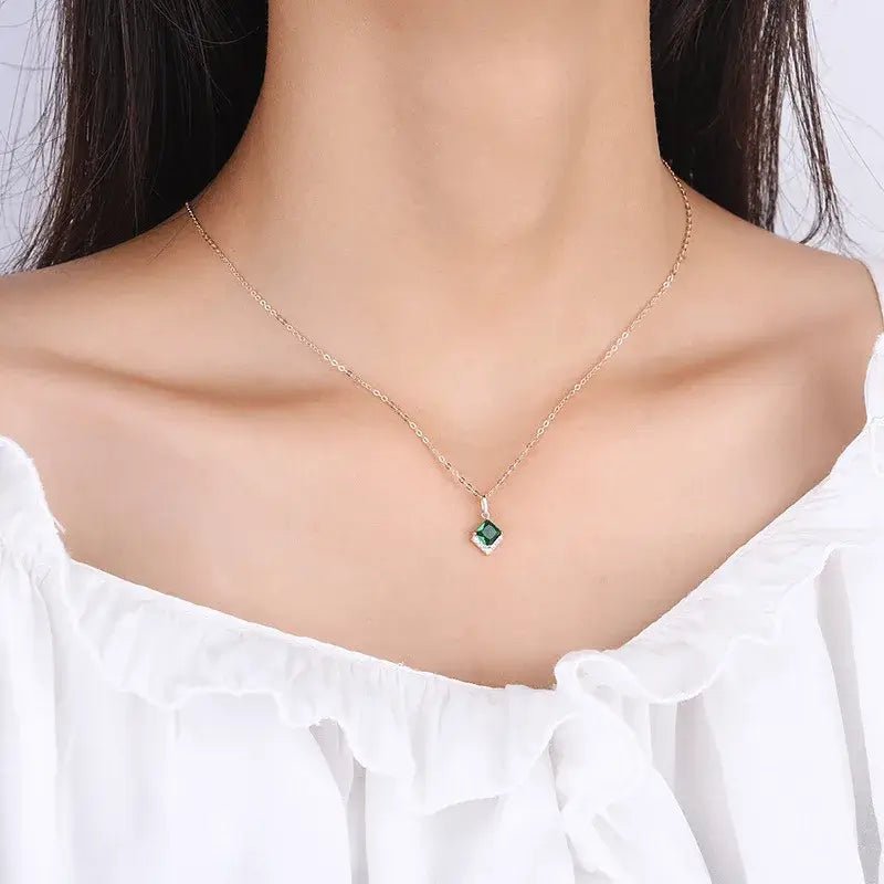 Alvora Verdessa Necklace – Vintage Gold, Modern Shine