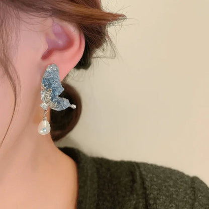 Alvora Lunafae Butterfly Pearl Earrings – Silver Elegance Vintage Jewelry