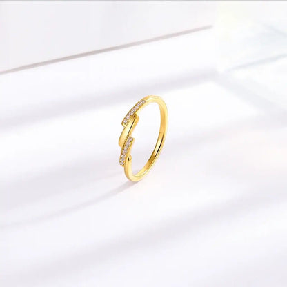 Alvora Calvéra Ring – Minimal Gold & Silver Waterproof Ring, Modern Jewelry