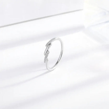 Alvora Calvéra Ring – Minimal Gold & Silver Waterproof Ring, Modern Jewelry