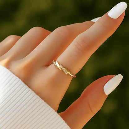 Alvora Calvéra Ring – Minimal Gold & Silver Waterproof Ring, Modern Jewelry