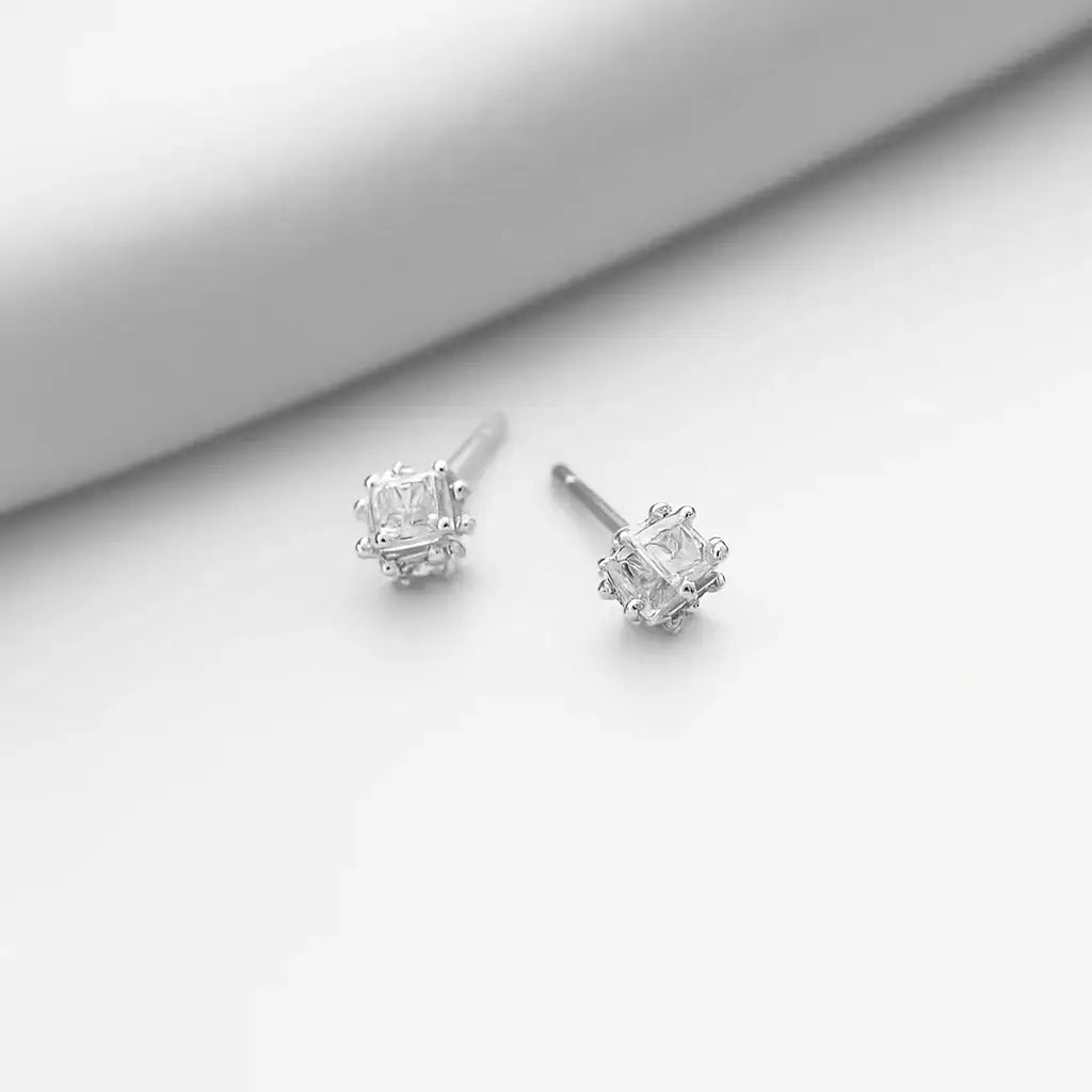 Alvora Emberlyn Silver Stud Earrings – Modern Vintage Jewelry