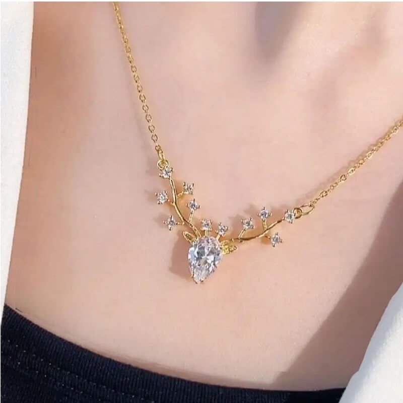 Sylvarein - Alvora antler crystal necklace deer pendant necklace delicate animal necklace