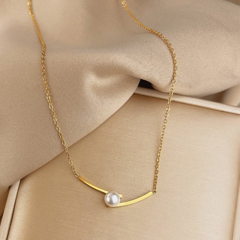 Thalina - Alvora #MinimalPearl #ModernElegance #PearlPendant