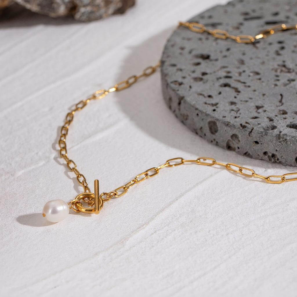 Varella - Alvora #skinfriendlyjewelry #waterproofjewelry 18k gold necklace
