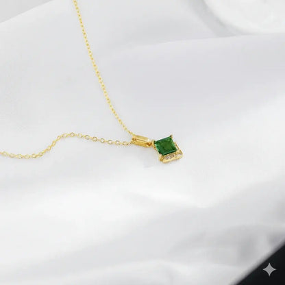 Alvora Verdessa Necklace – Vintage Gold, Modern Shine 