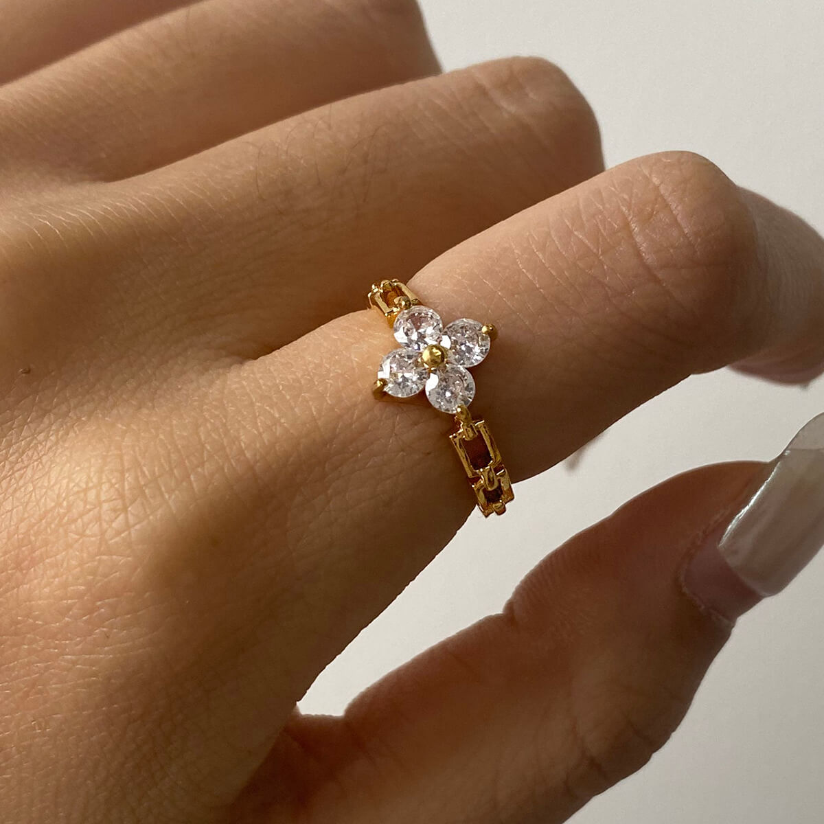 Zerlina - Alvora #FloralJewelry #skinfriendlyjewelry #waterproofjewelry